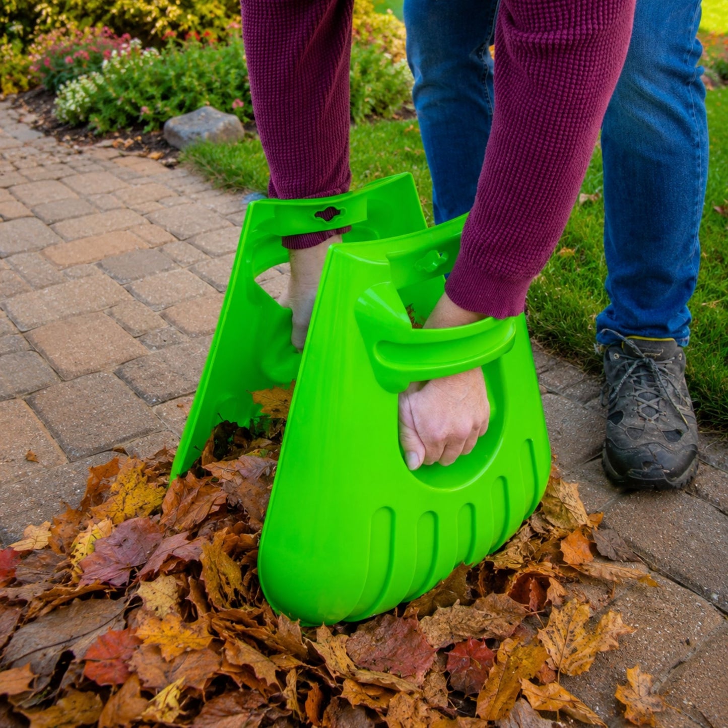 Leaf Garden Grabbers Lawn Scoops Leaf Collectors Large Plastic Pair