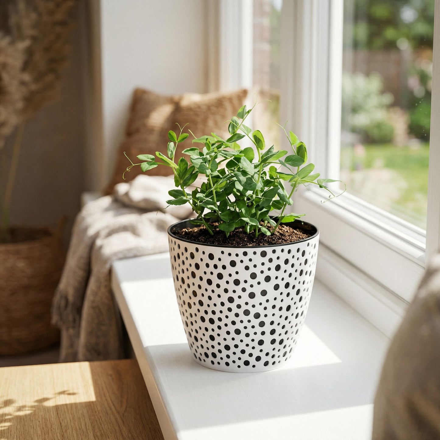 Flower Pot 19cm Decorative Modern Dotted Design Plastic Planter Round Plant Pot